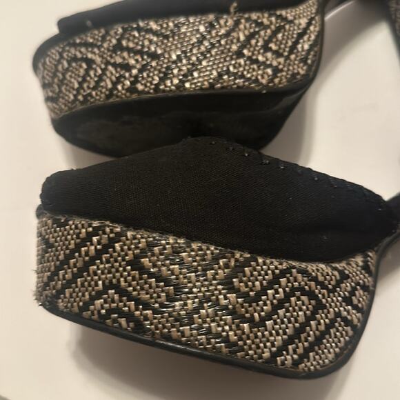 ED HARDY Peep Toe PLATFORM ANKLE STRAP CUSHIONED KOI FISH LINING Size 10 M - Picture 14 of 14